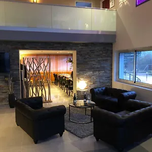 https://lange-de-la-vallee.hotels-rhonealpes.com